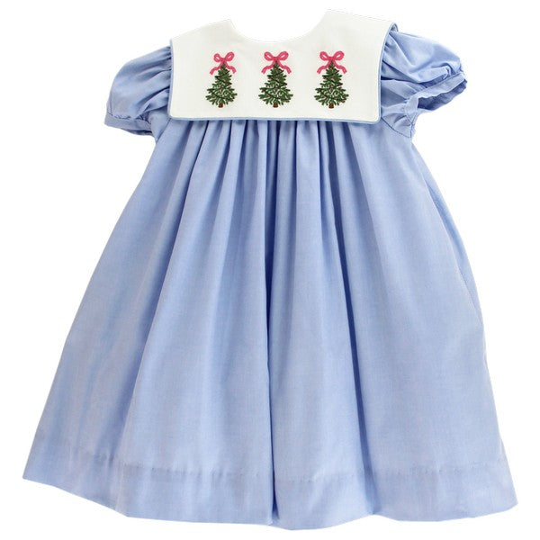 Get your little girl ready for the holidays with our Girls Oh Christmas Tree Dress. This classic blue dress features a traditional collar and a festive Christmas Tree applique detail. Designed to match our boys 2-piece set, it's the perfect choice for a coordinated holiday look. From Bailey Boys, trusted by families for over 30 years.