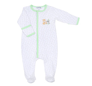 Keep your little one cozy and cute with our Woodland Friends Footie Pajamas! Featuring sweet woodland animal embellishments, these infant pajamas from Magnolia Baby will have your baby looking adorable and feeling comfortable all night long.