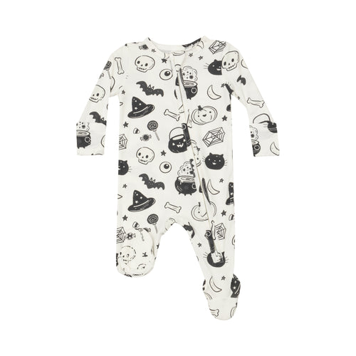 Dress your little one in spooky style with our Black & White Halloween Pajama Footie! Designed by Angel Dear, this adorable pajama footie features Halloween-inspired designs in classic black and white colors. Your baby will love the softness of this material, making bedtime even more comfortable. Get your little ghoul ready for a good night's sleep! These are a snug fit!