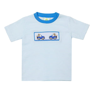 Introducing our adorable Labrador Blue Striped Tee from Zuccini Kids! Perfect for toddler boys, this tee features a classic blue stripe design and a playful smocked labrador dog riding in a truck. Pair it with our Leo Periwinkle Shorts for an effortlessly stylish look.