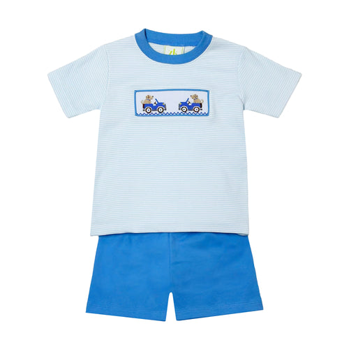 Introducing our adorable Labrador Blue Striped Tee from Zuccini Kids! Perfect for toddler boys, this tee features a classic blue stripe design and a playful smocked labrador dog riding in a truck. Pair it with our Leo Periwinkle Shorts for an effortlessly stylish look.